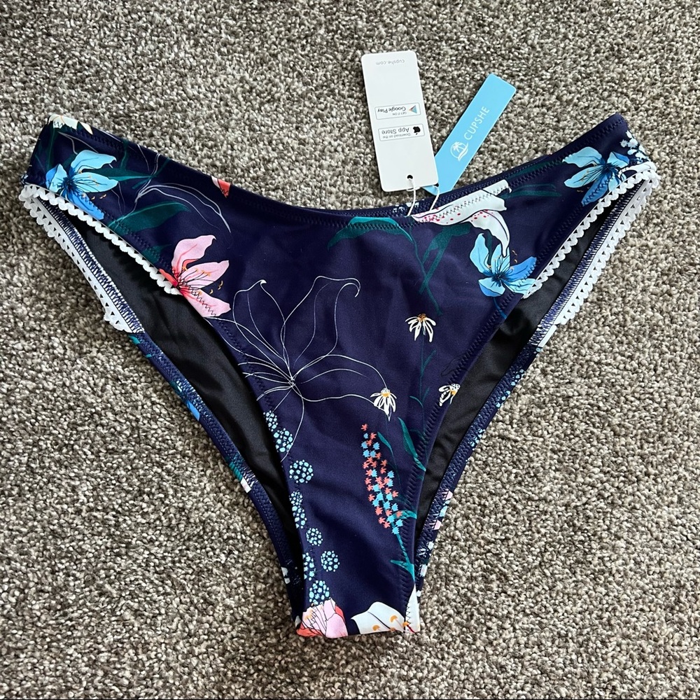 NWT Cupshe Floral Bathing Suit Bottoms Size Medium